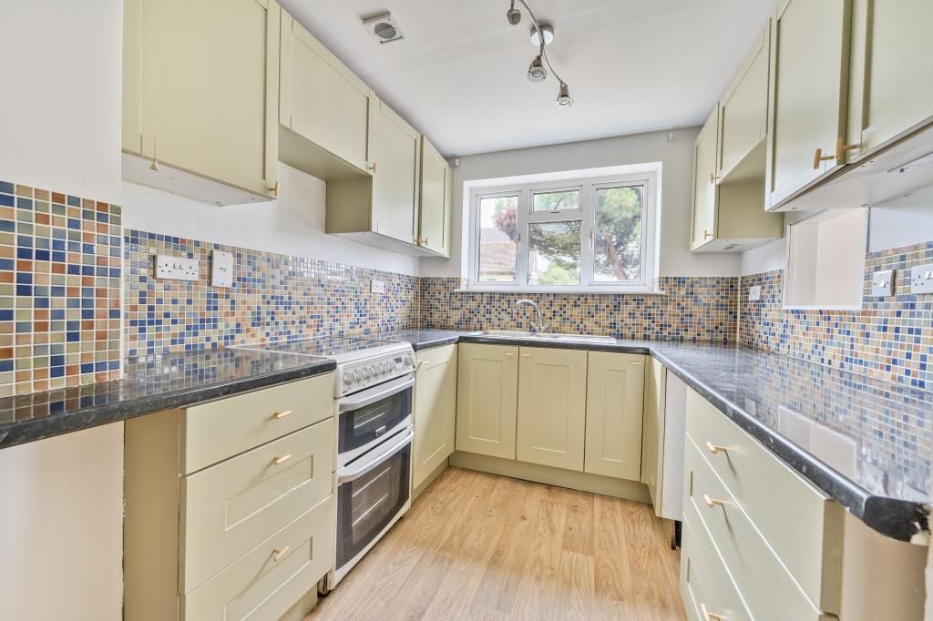 Property photo 2 of 19 Kitchen