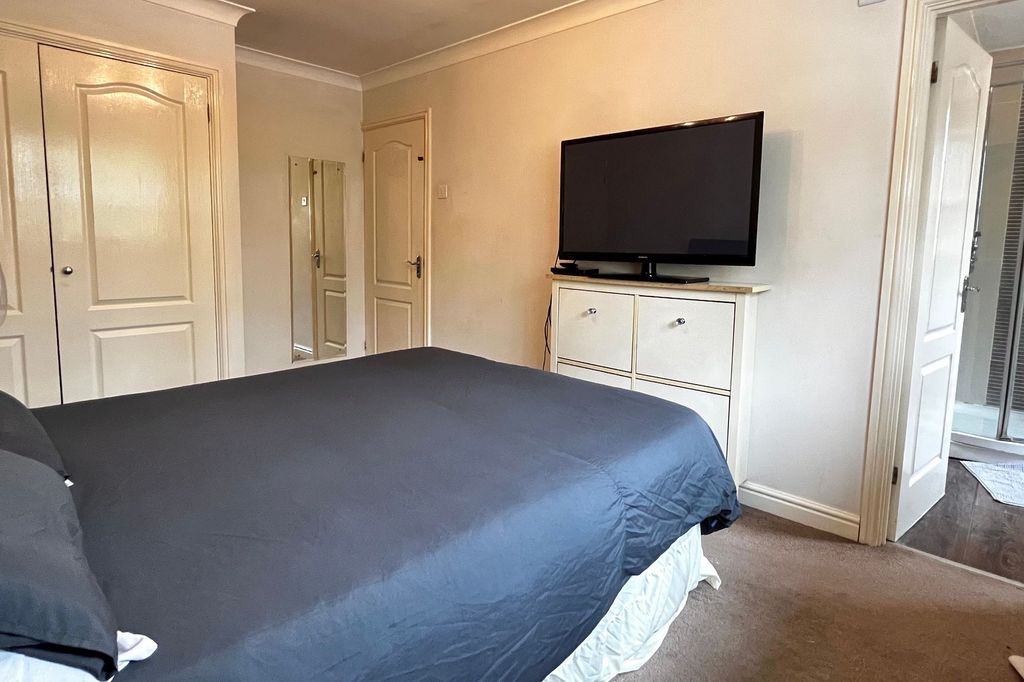 Property photo 3 of 16 Main Bedroom With Ensuite