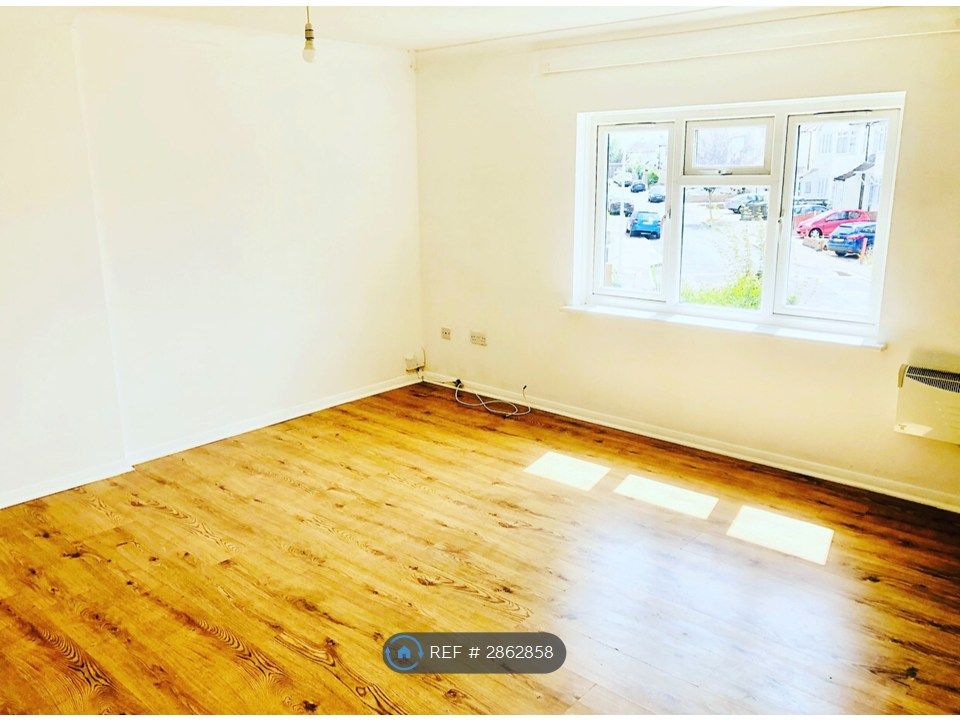 Property photo 3 of 10 Living/Dinning Room