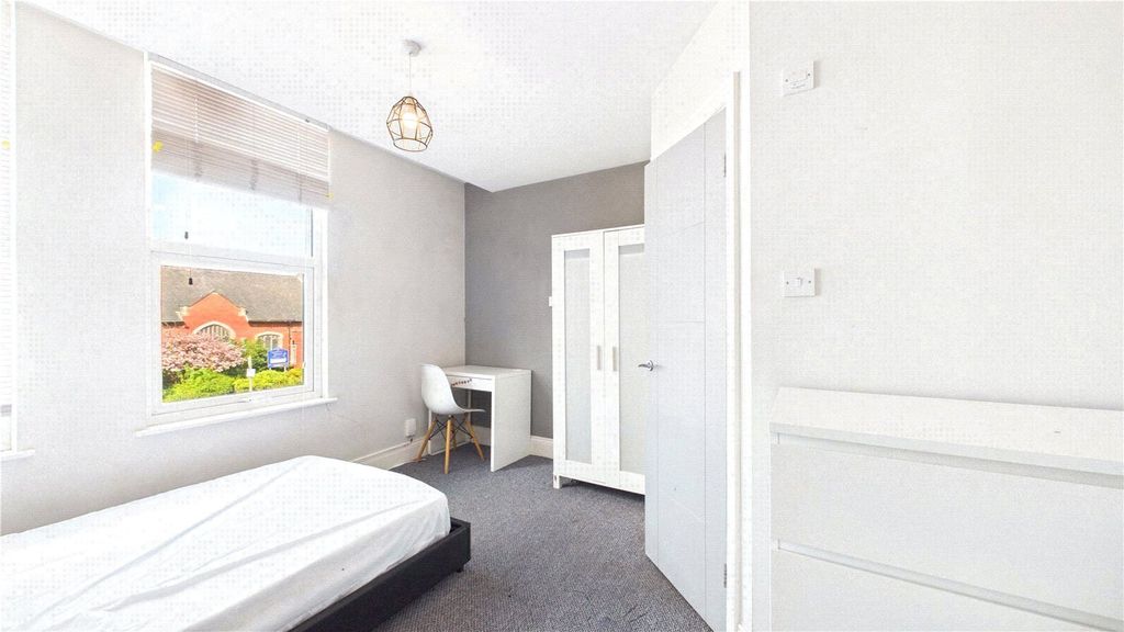 Property photo 1 of 12 Picture No. 11