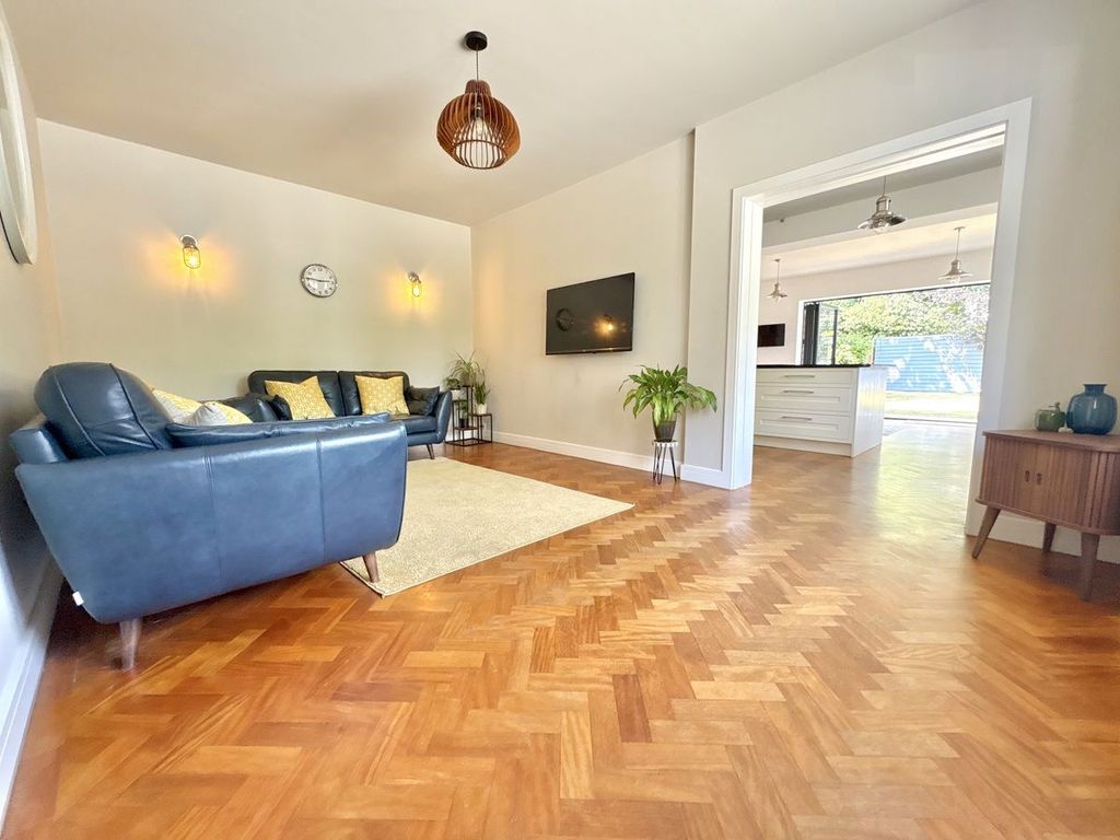 Property photo 3 of 33