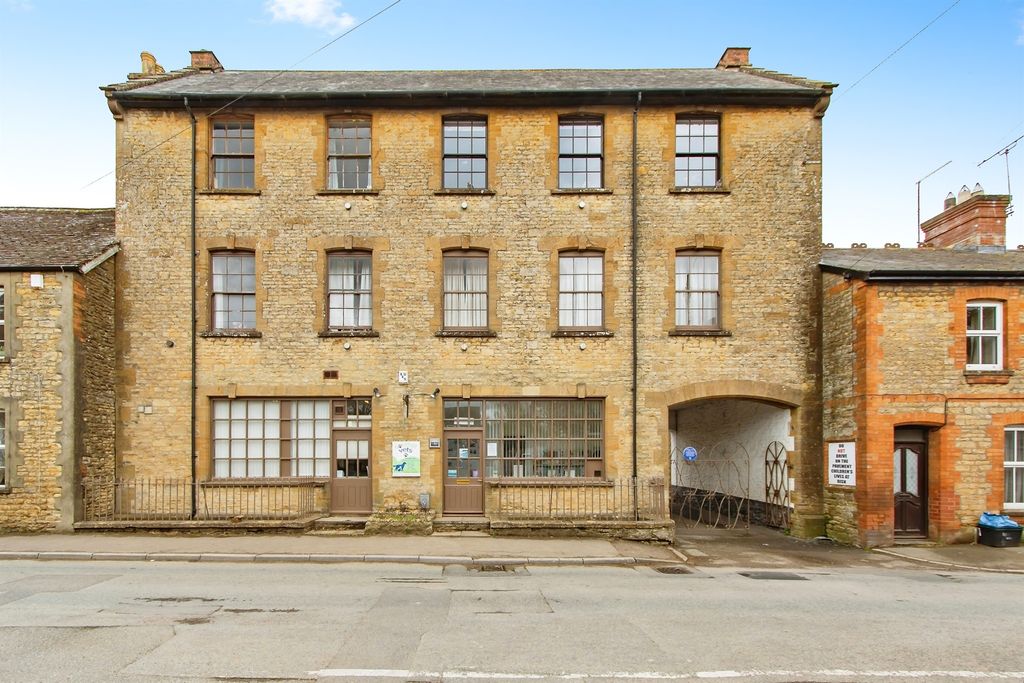 Property photo 1 of 16