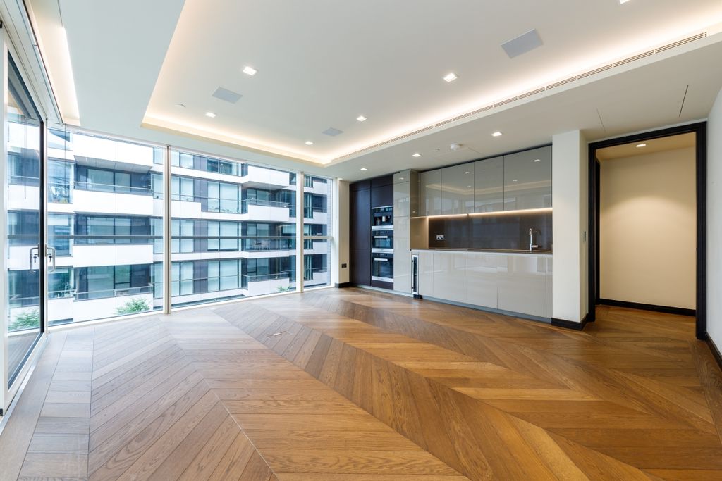 Property photo 3 of 20 Sandringham House...