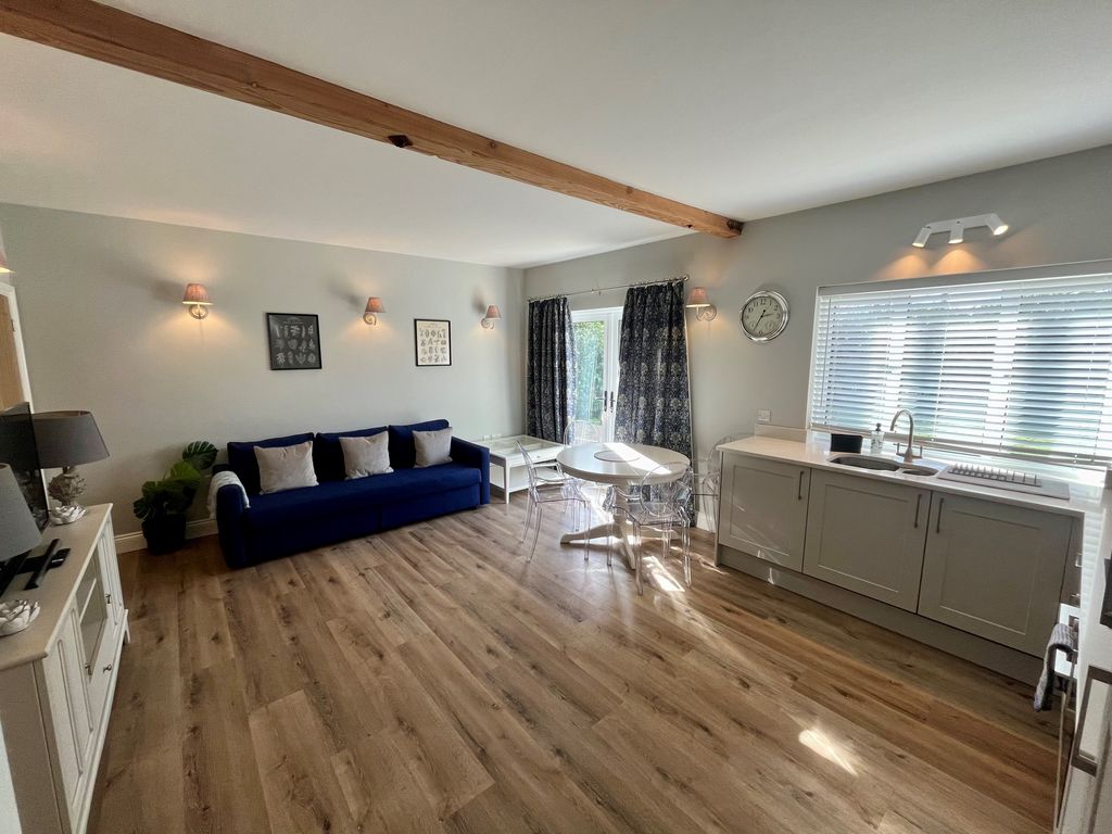 Property photo 3 of 10 Image