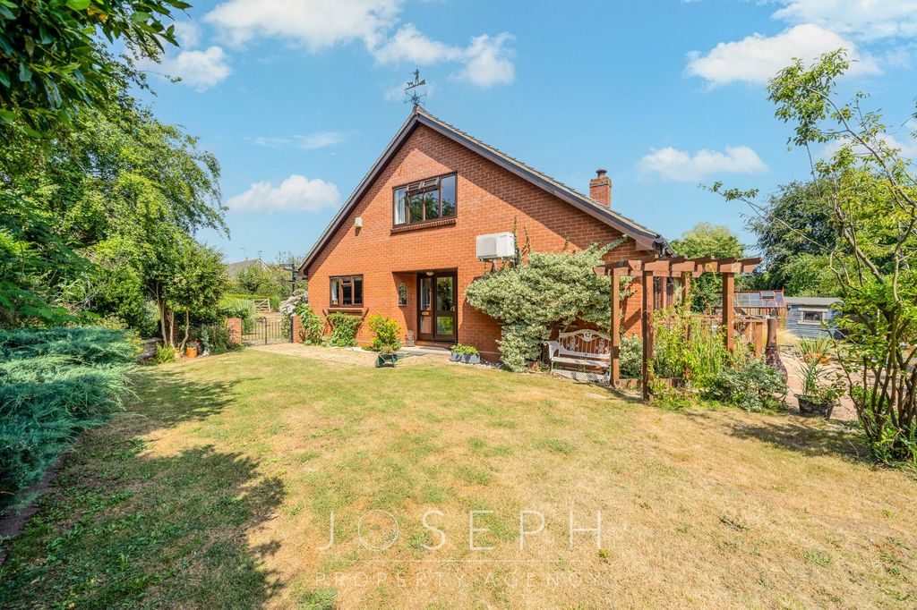 Property photo 1 of 41