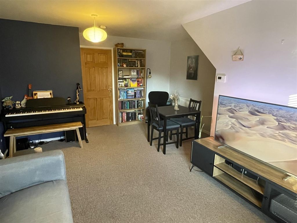 Property photo 3 of 9 Living Room