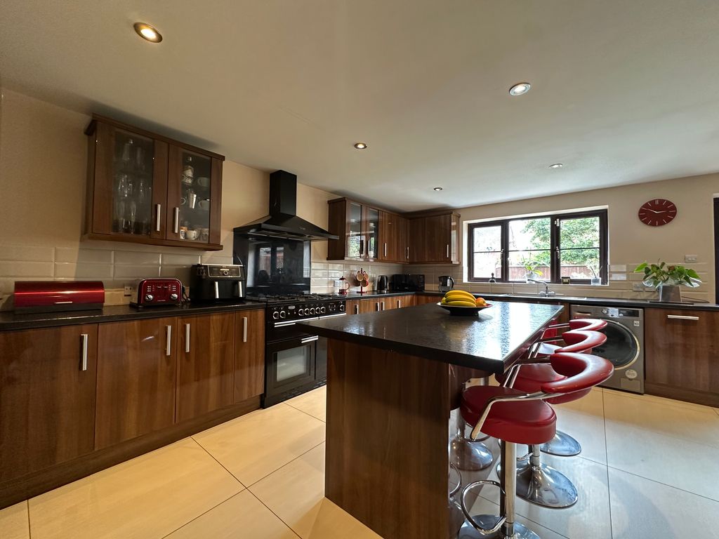 Property photo 3 of 13 Image