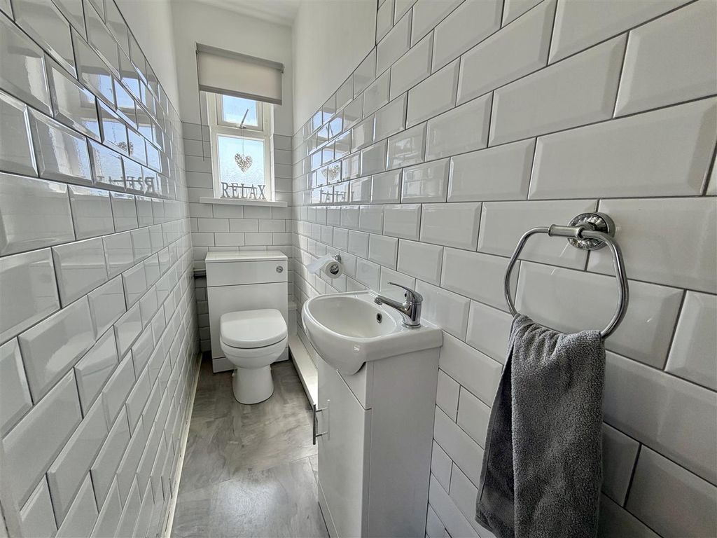 Property photo 3 of 9 Shower Room