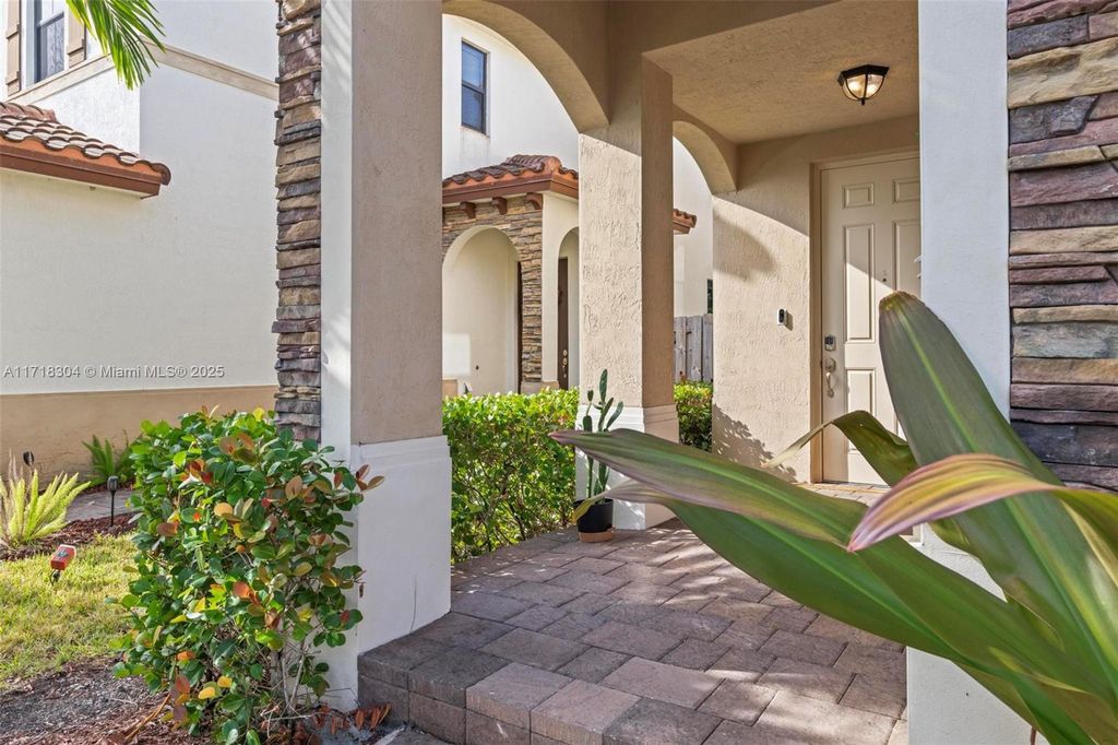 Property photo 3 of 38 <Alttext/>