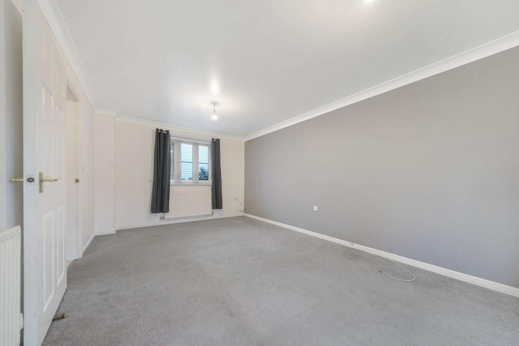 Property photo 2 of 14 Premier Way - Lounge