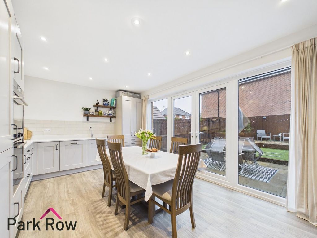 Property photo 3 of 39 Kitchen/ Dining Room