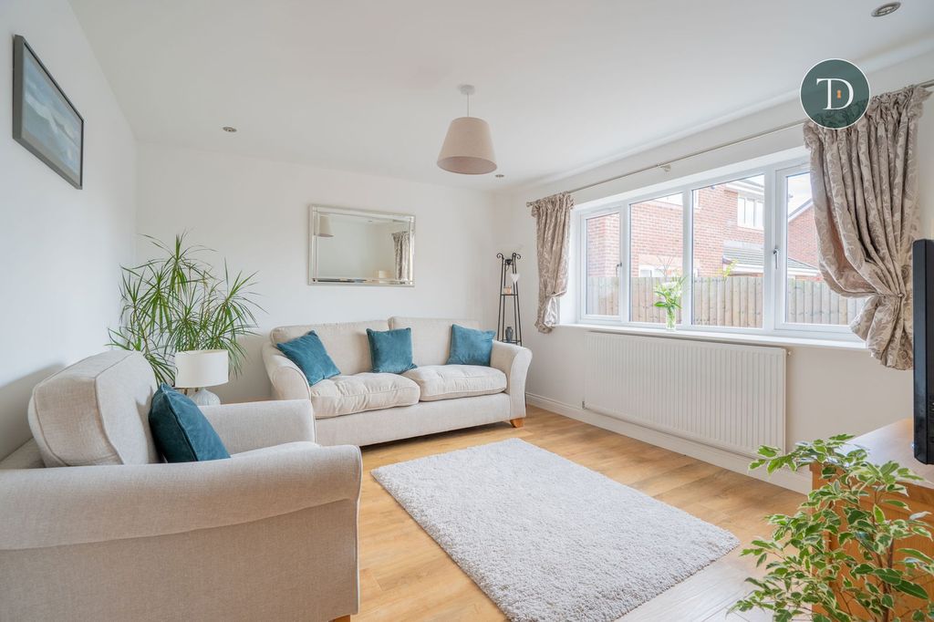 Property photo 3 of 34