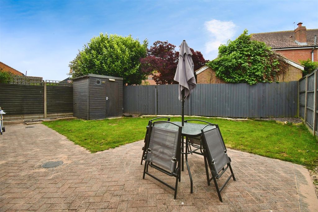 Property photo 3 of 28 Outside