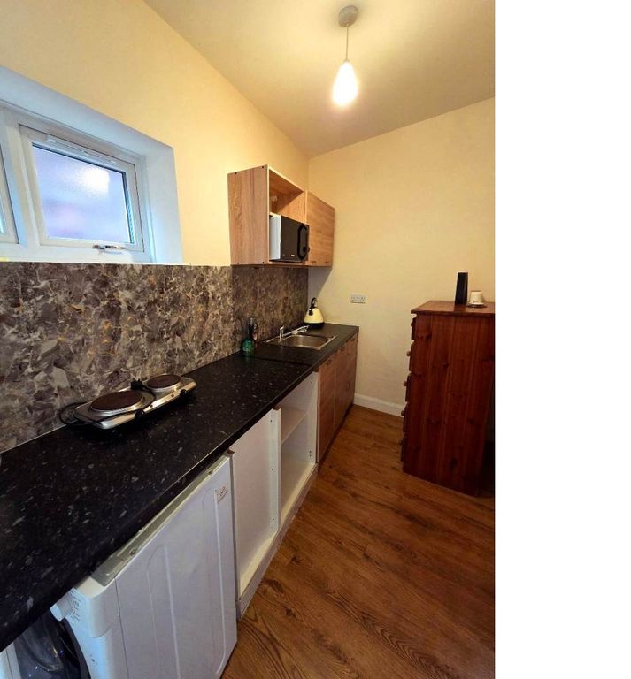 Property photo 1 of 2