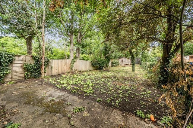 Property photo 3 of 4 External Grounds