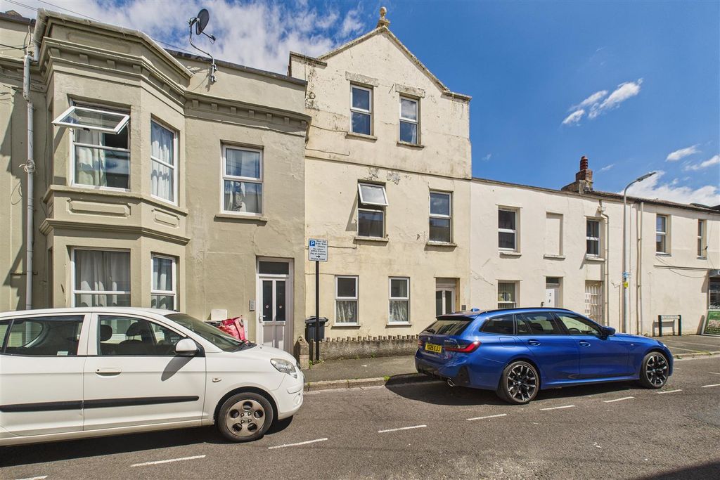 Property photo 2 of 28 Flats 1 - 3, 4 Hopkins Street Weston-Super-Mare, N