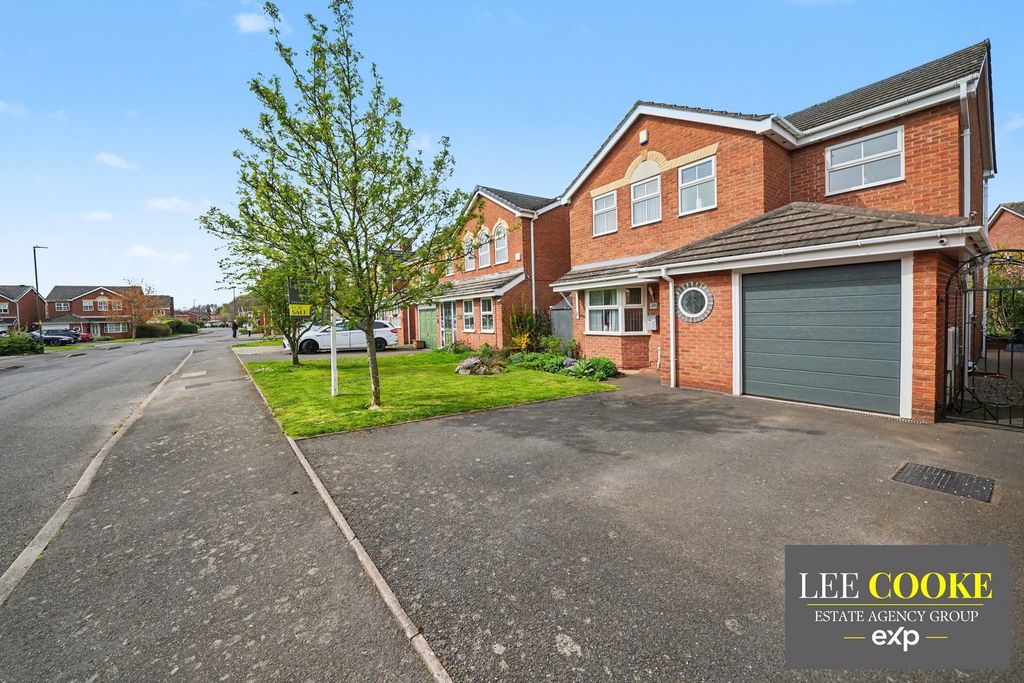 Property photo 1 of 40