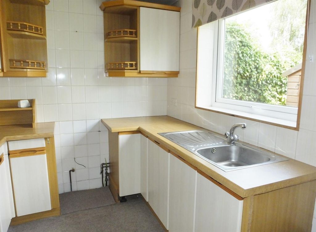 Property photo 2 of 11 6 - Kitchen.Jpg