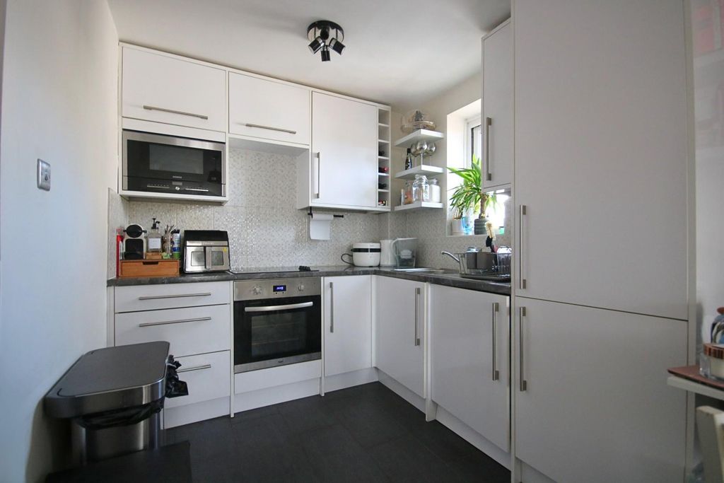 Property photo 3 of 10 Kitch (8).Jpg