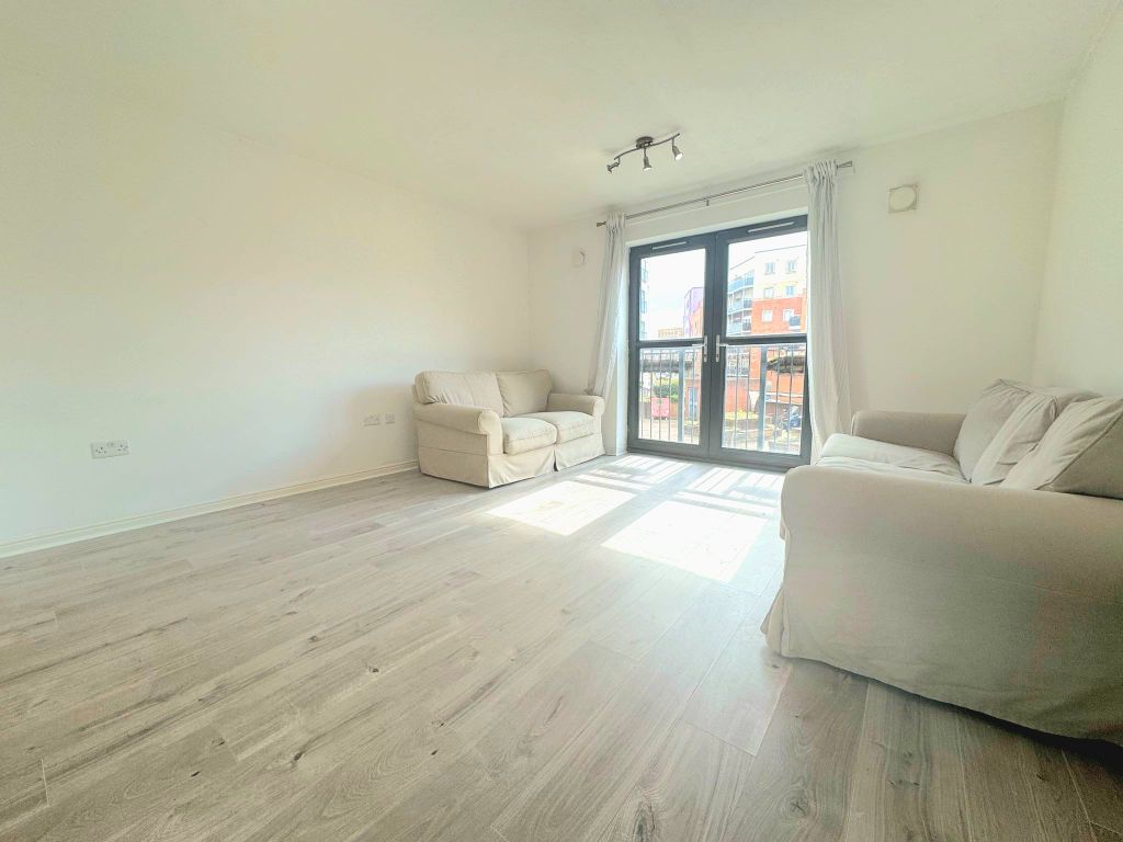 Property photo 3 of 7 8d0d16Bb-Efec-4938-8B2E-A5d766Cb96E0