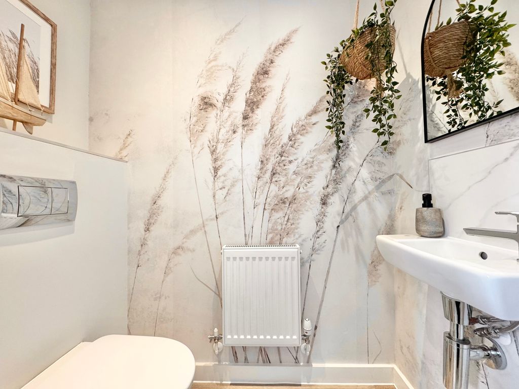 Property photo 3 of 13 Cloakroom/wc