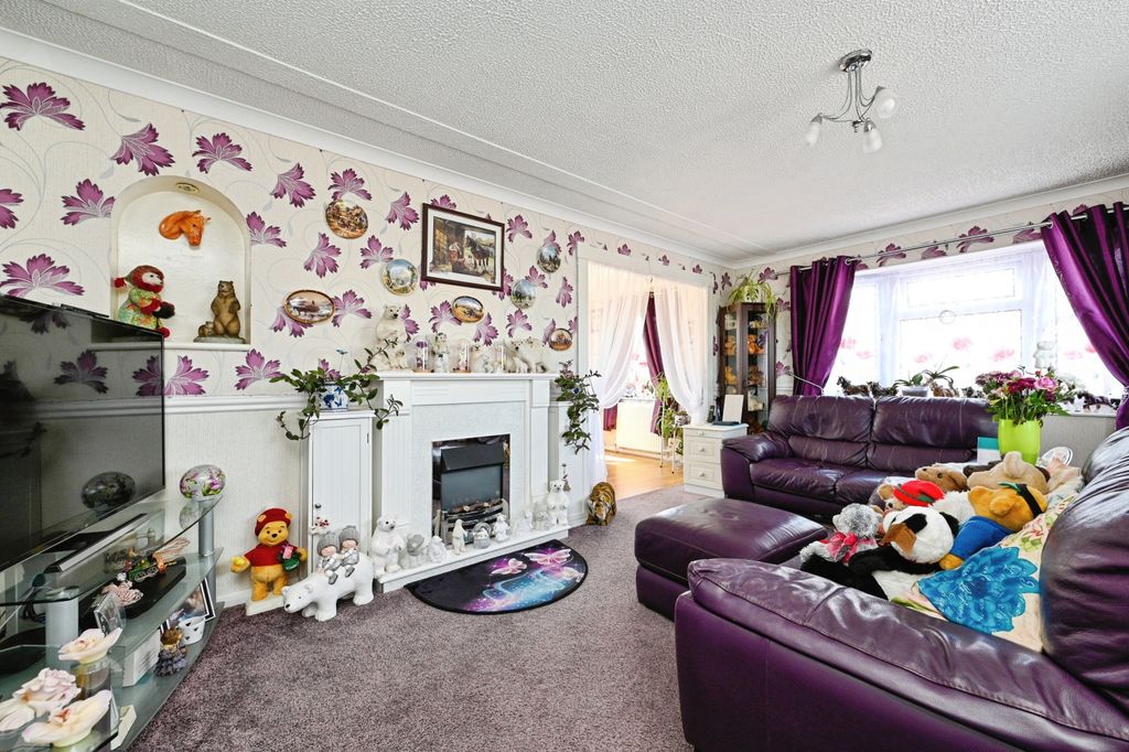 Property photo 3 of 20 61Fen010