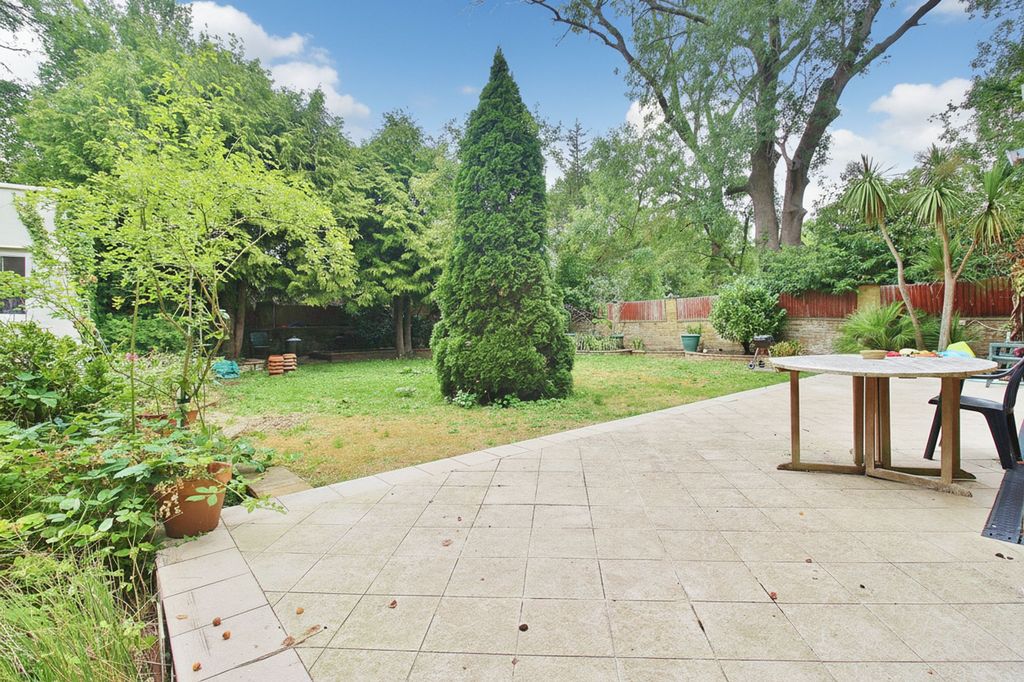 Property photo 3 of 17