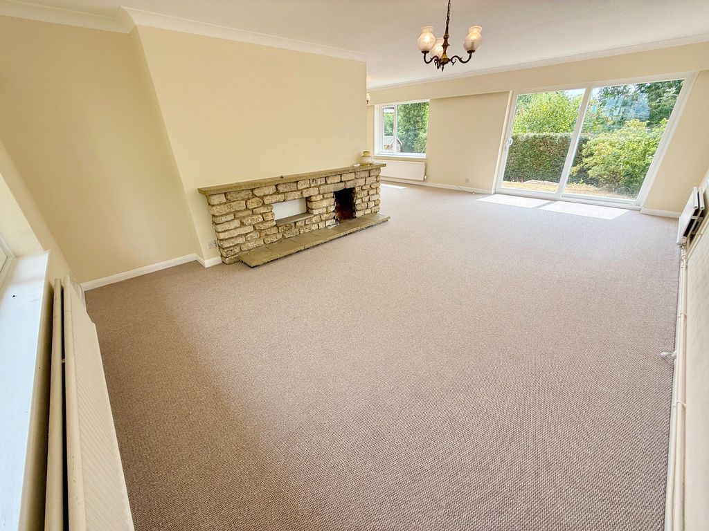 Property photo 3 of 7 Living Room