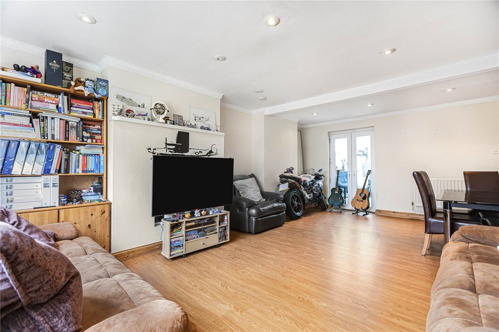 Property photo 3 of 17 Picture No. 14