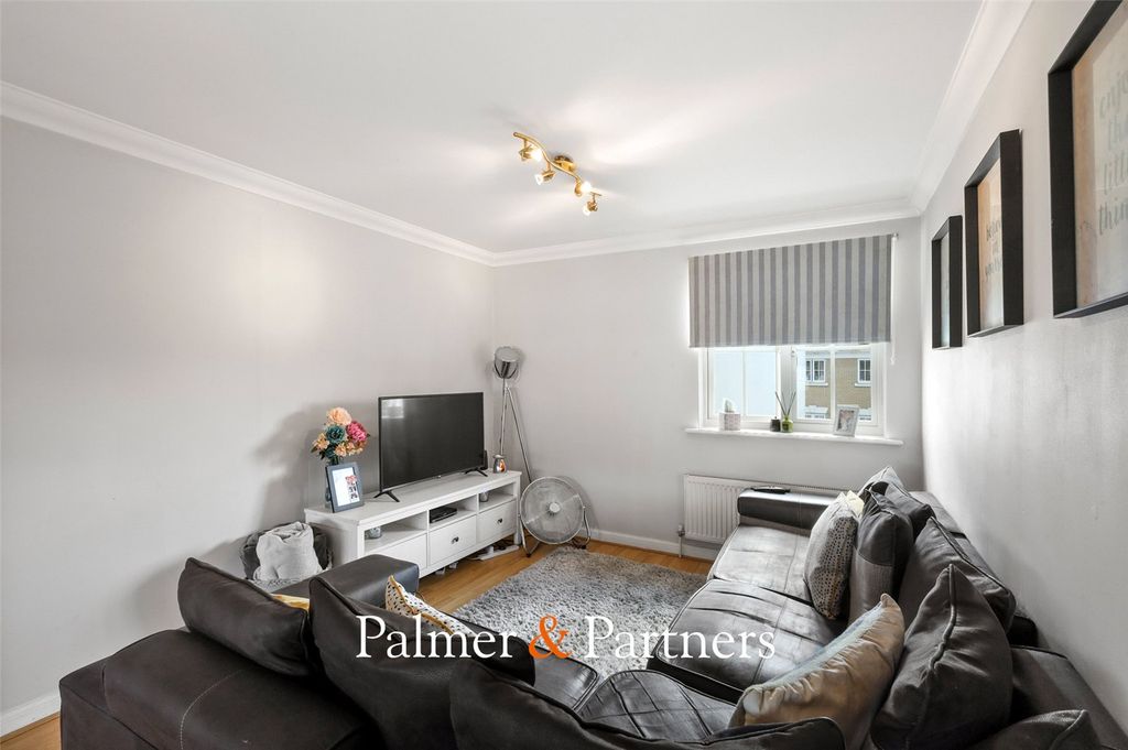 Property photo 2 of 11 Picture No. 08