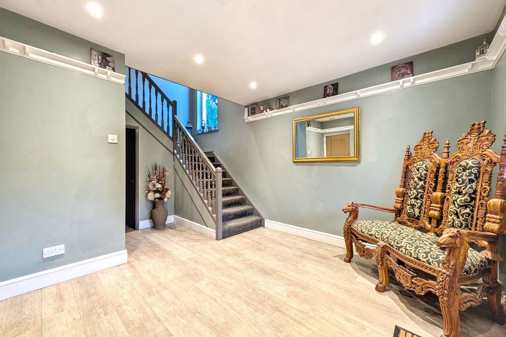 Property photo 3 of 29