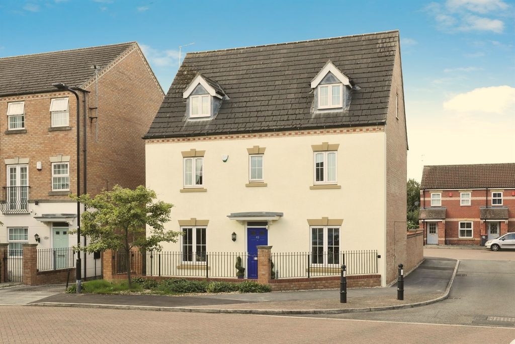 Property photo 1 of 17