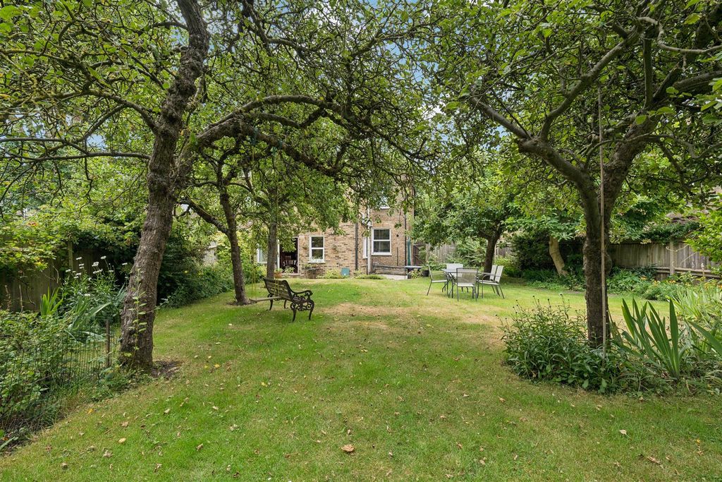 Property photo 3 of 15 Harvard Road, W4 - For Sale