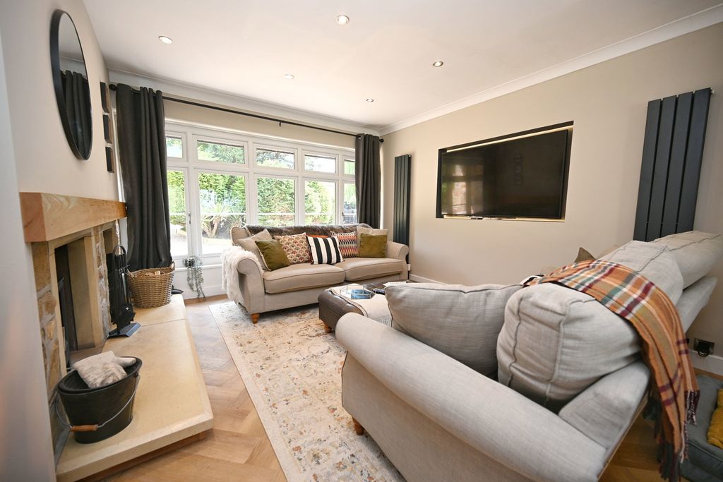 Property photo 3 of 52