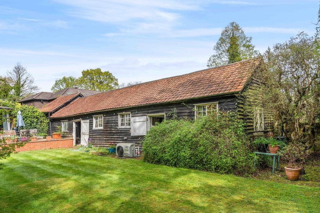 Property photo 2 of 39