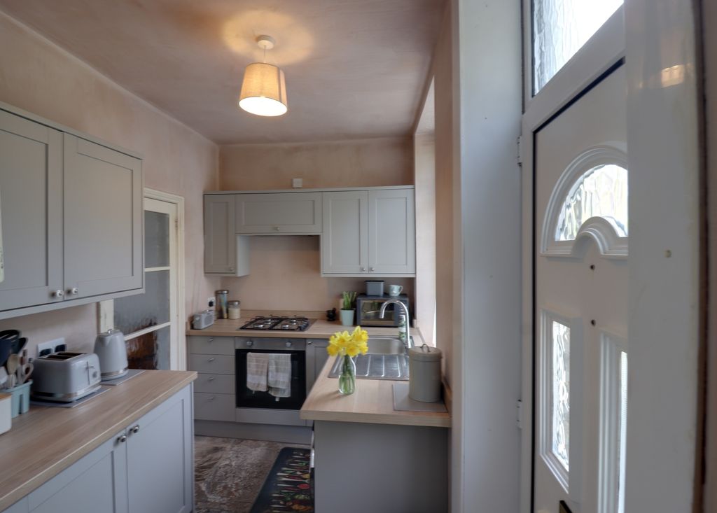 Property photo 3 of 24 Kitchen