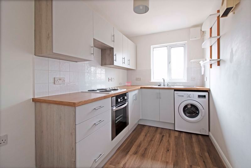 Property photo 3 of 8 Photo 9