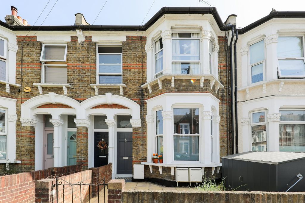 Property photo 1 of 11