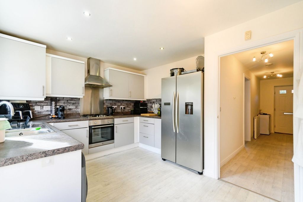 Property photo 2 of 20 Pbox-Img.Jpg