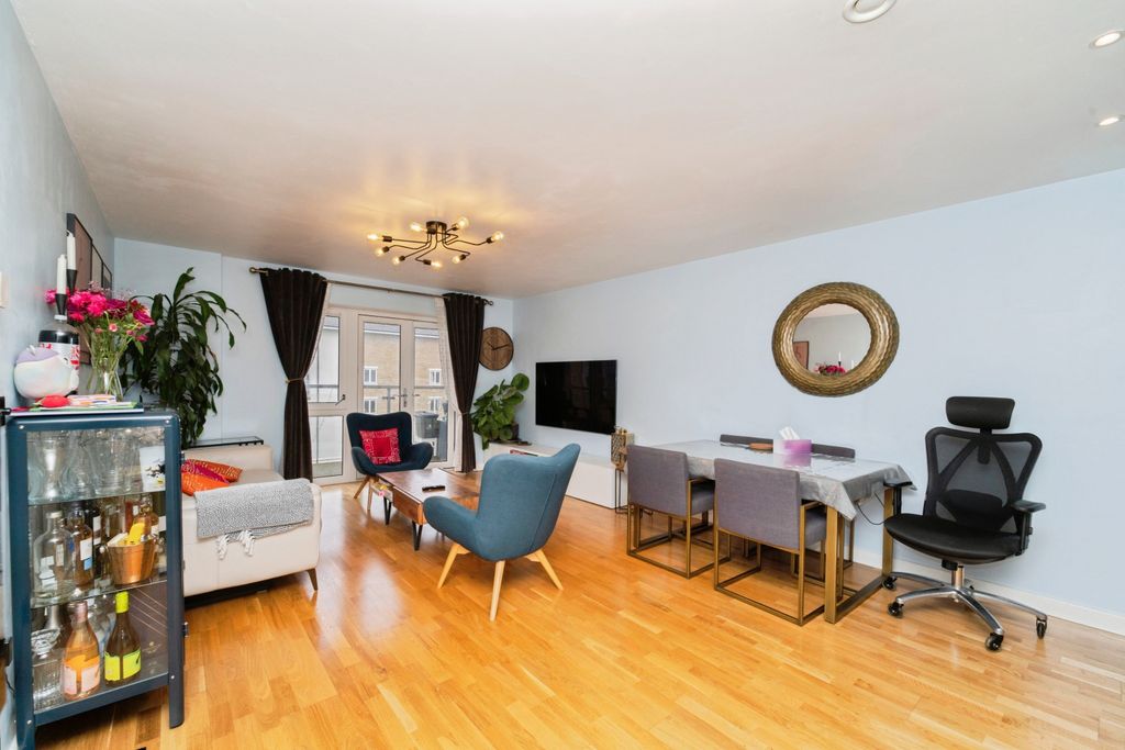 Property photo 3 of 20