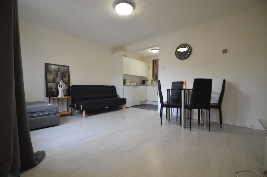 Property photo 2 of 6 Dsc_0140