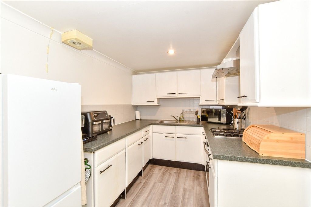 Property photo 1 of 9 Kitchen