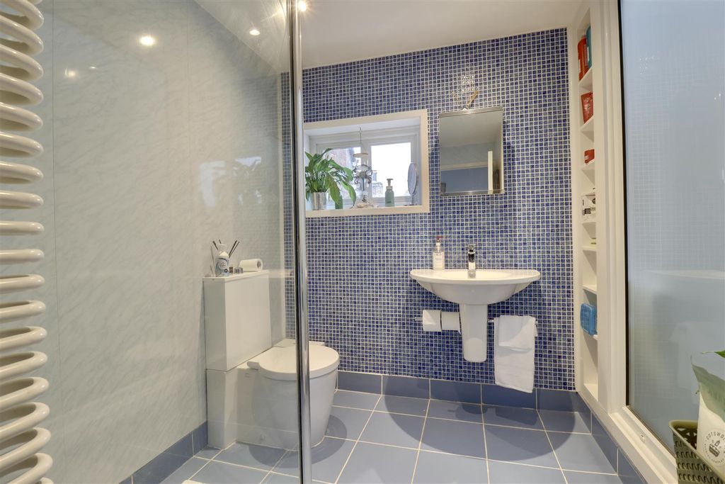 Additional image 18 of 3 bed maisonette for saleLangstone High Street, Havant PO9