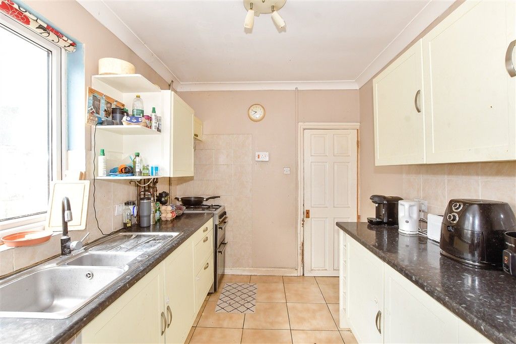 Property photo 1 of 9 Kitchen