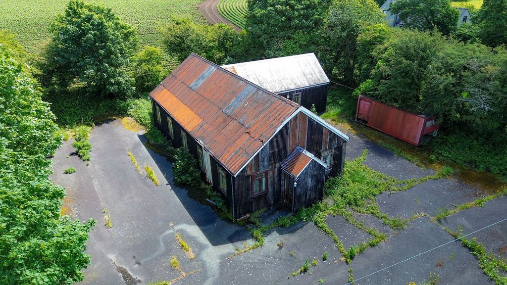 Property photo 3 of 15
