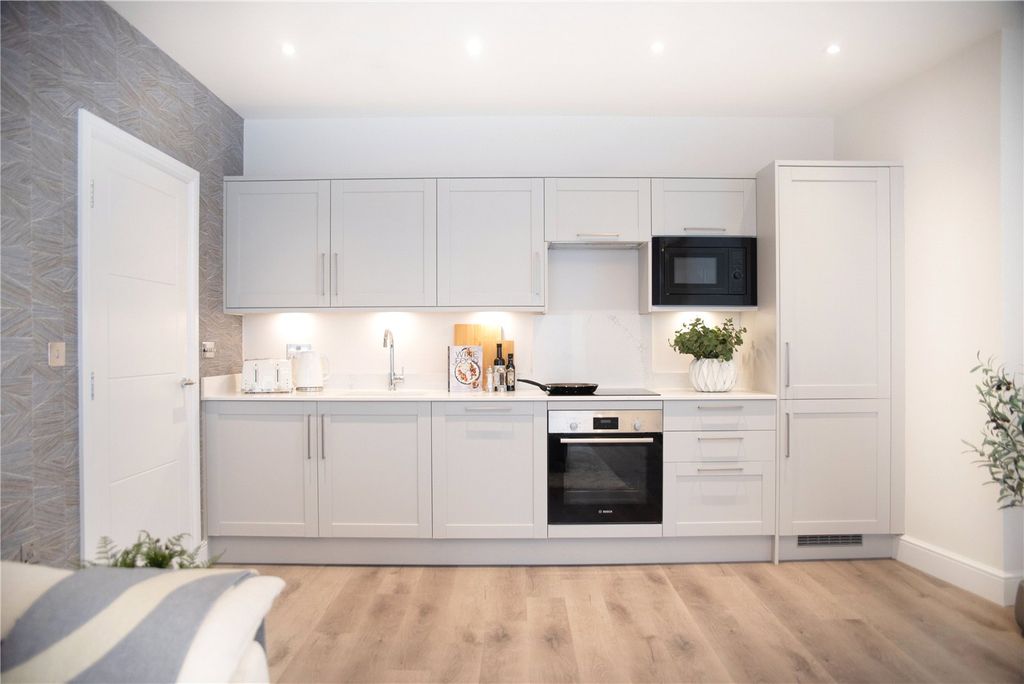 Property photo 2 of 7 Previous Show Home