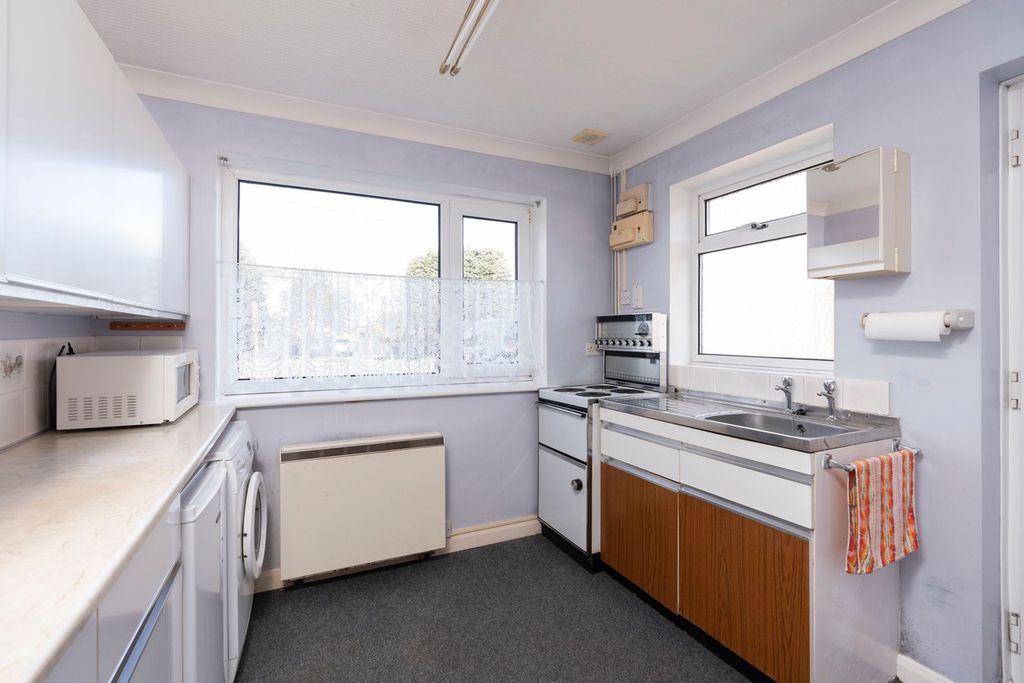 Property photo 3 of 11