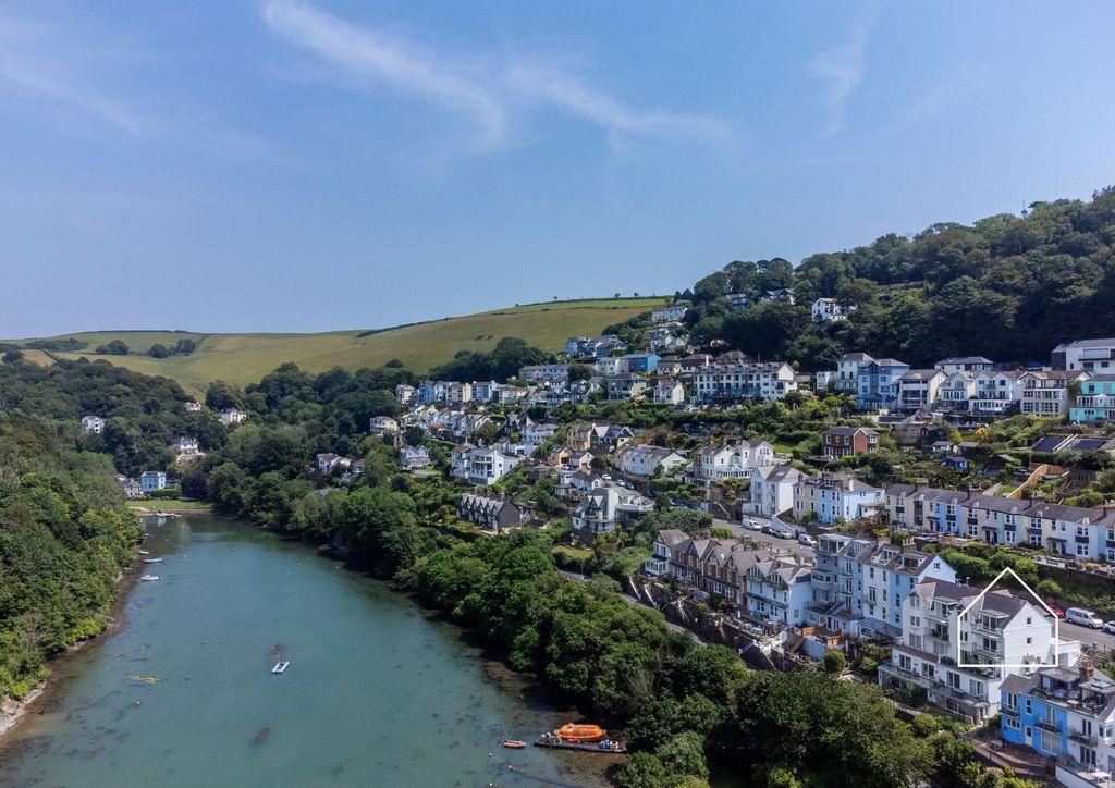Property photo 1 of 14 5 Marina Court, Kingswear