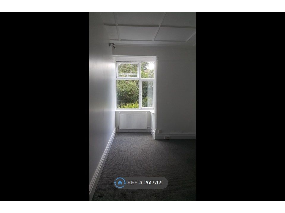 Property photo 2 of 25