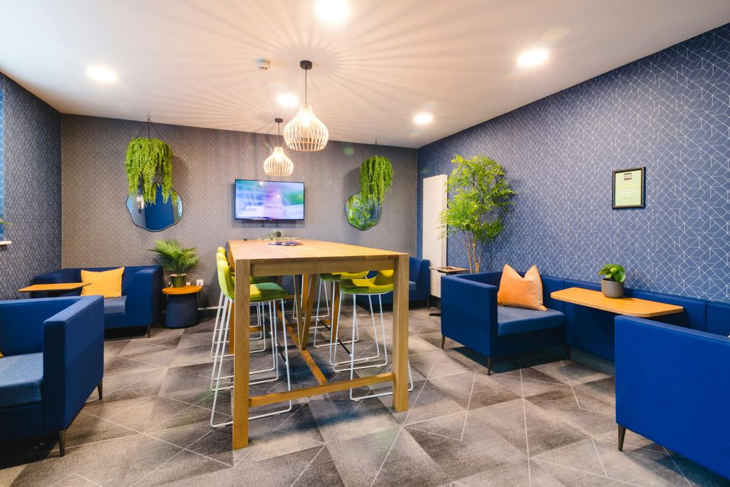 Property photo 3 of 8 Longbridge Warwick Pure Offices_March 2024_Social Size_023.Jpg